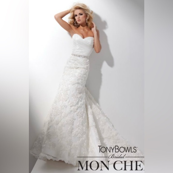 Dresses & Skirts - NWT Tony Bowls Wedding Dress. Size 14.